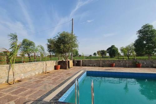 The Rustic Villa ,luxurious 2bhk Villa/farmstay With Pool In Jaipur
