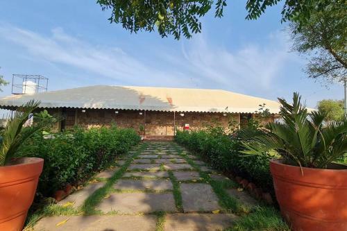 The Rustic Villa ,luxurious 2bhk Villa/farmstay With Pool In Jaipur