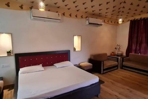 The Rustic Villa ,luxurious 2bhk Villa/farmstay With Pool In Jaipur