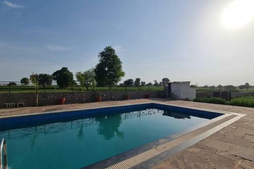 The Rustic Villa ,luxurious 2bhk Villa/farmstay With Pool In Jaipur