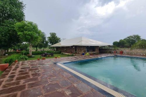 The Rustic Villa ,luxurious 2bhk Villa/farmstay With Pool In Jaipur
