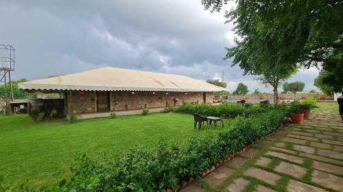The Rustic Villa ,luxurious 2bhk Villa/farmstay With Pool In Jaipur