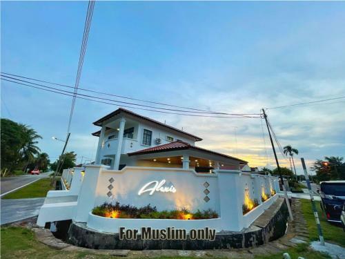 Alexis Villa (for Muslim Only)
