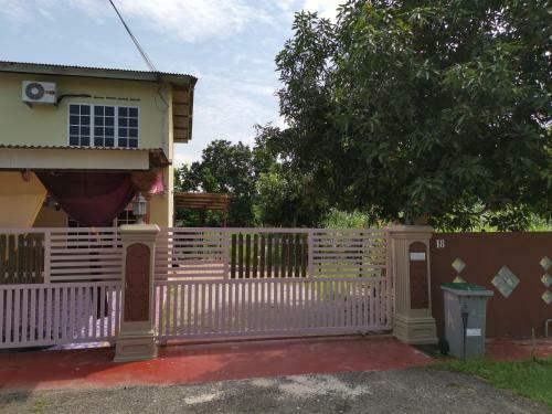 Apartamento Sri Makmur Pontian Homestay