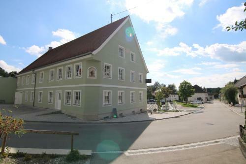 Ba Hotel