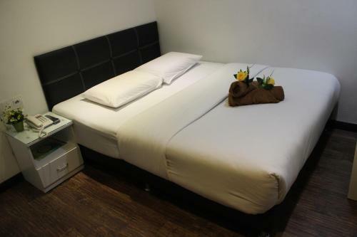 Hotel Zamburger Rose Mutiara Mas