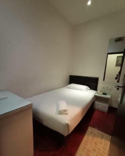 Hotel Zamburger Rose Mutiara Mas