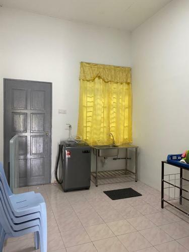 Cempaka Homestay Parit Raja