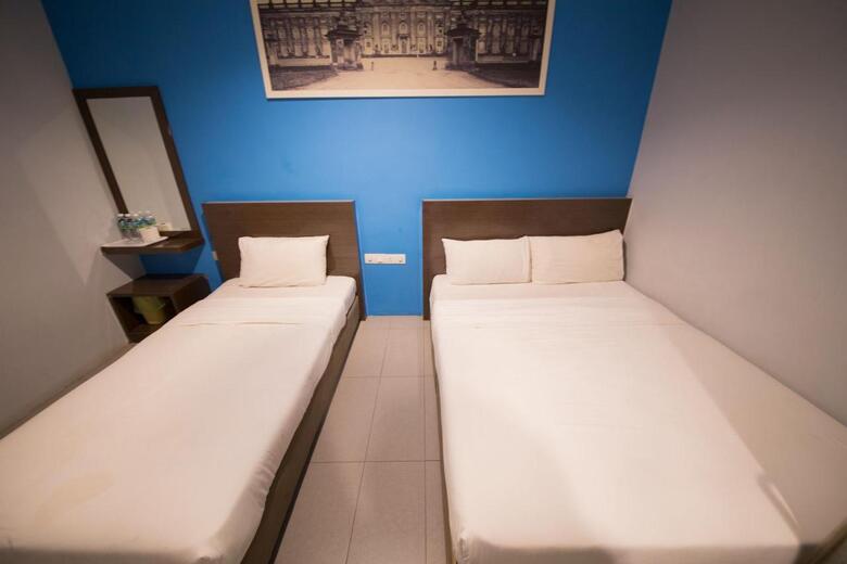 Golden Pearl Hotel
