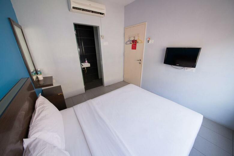 Golden Pearl Hotel