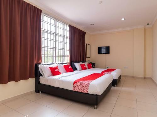 Oyo 89536 Hazris Hotel
