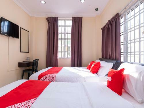 Oyo 89536 Hazris Hotel