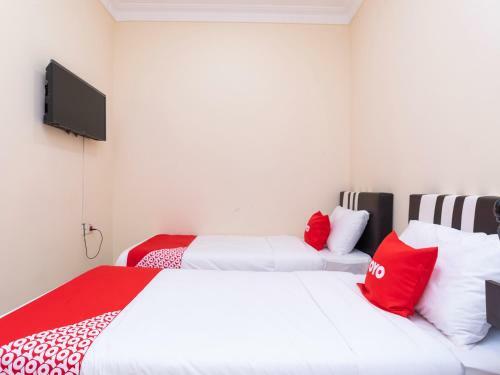 Oyo 89536 Hazris Hotel