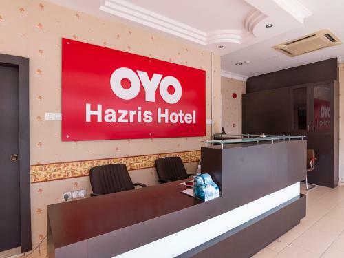 Oyo 89536 Hazris Hotel