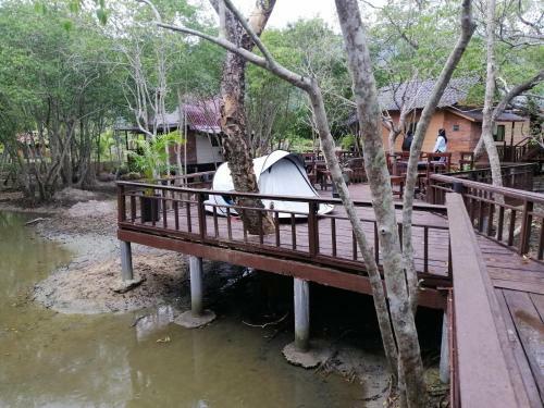 Hotel Api-api Eco Resort