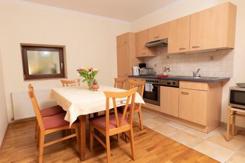 Hostal Gasthof Pension Rabl