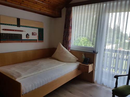 Hostal Hotel Garni G�stehaus Hutter