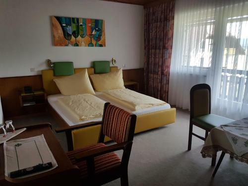 Hostal Hotel Garni G�stehaus Hutter
