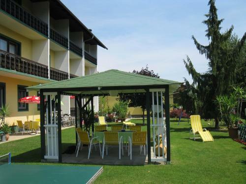 Hostal Hotel Garni G�stehaus Hutter