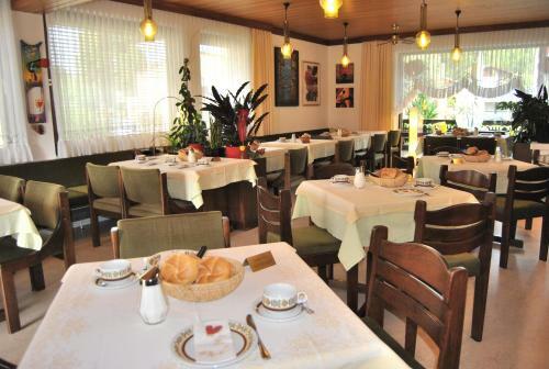 Hostal Hotel Garni G�stehaus Hutter