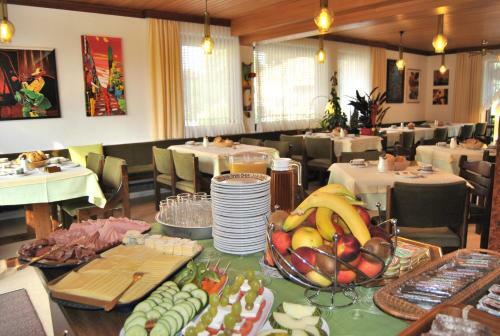 Hostal Hotel Garni G�stehaus Hutter