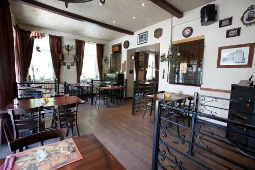 B&b-restaurant Porte De La Lienne