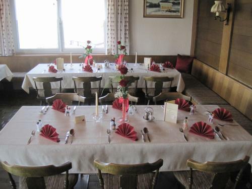 Hostal Gasthof Pension Hochlitten