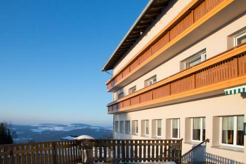 Hostal Gasthof Pension Hochlitten
