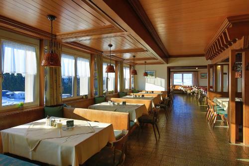 Hostal Gasthof Pension Hochlitten