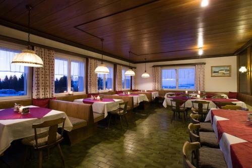 Hostal Gasthof Pension Hochlitten