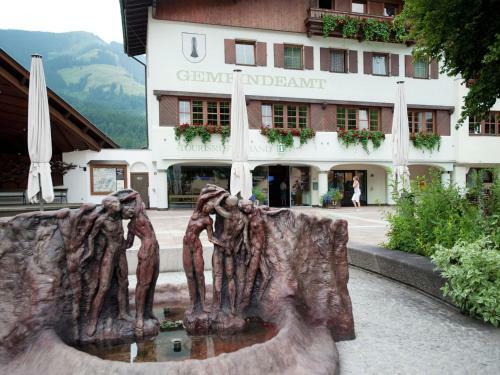 Cozy Chalet In W Rgl Boden With Private Garden