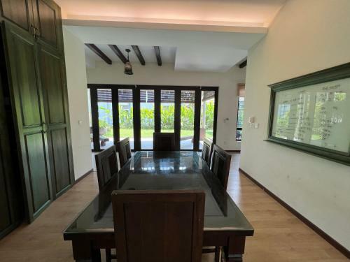 Home Garden Bungalow @ P10