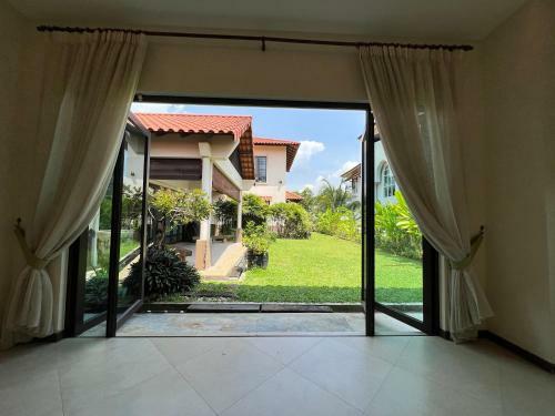 Home Garden Bungalow @ P10