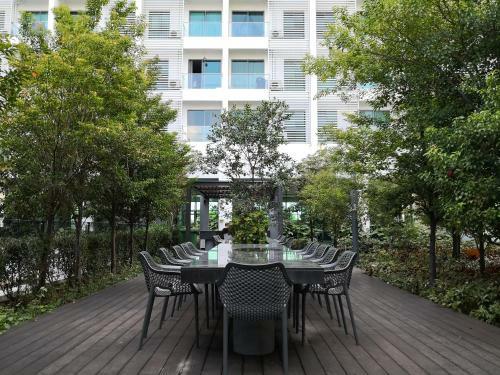 Designed Quiet Studio Home, Cybersquare 15b, Cyberjaya By Flexihome-my