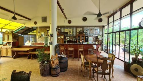 Welcome To Our Oasis The Beautiful Bungalow Red