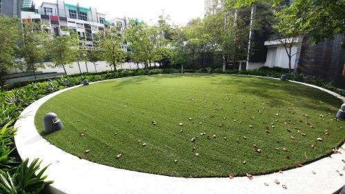Apartamentos Hostahome Suites @1medini Residence Near Theme Park