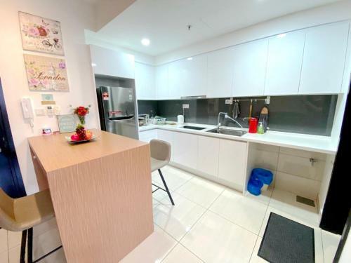 Apartamento Almas Suites Puteri Harbour