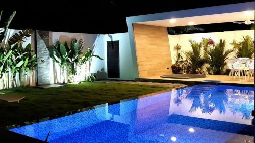 Khaomanee Villa By Roominger