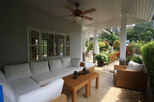 Beautiful Villa With Private Pool In Cha-am