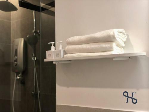Hotel Jia By Homesuite' Near Imago Mall