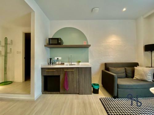 Hotel Jia By Homesuite' Near Imago Mall
