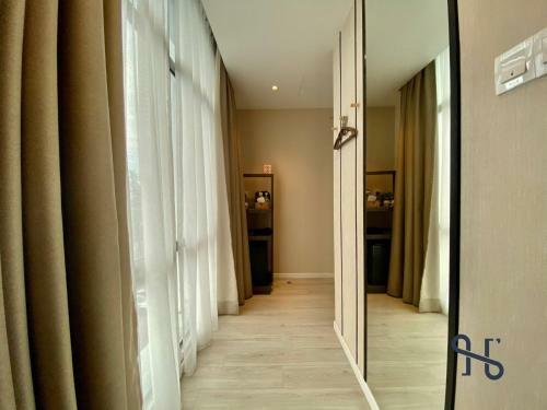 Hotel Jia By Homesuite' Near Imago Mall