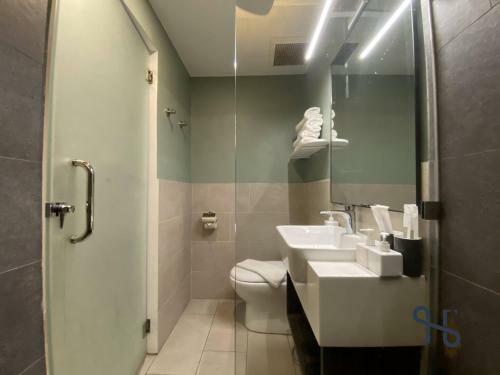 Hotel Jia By Homesuite' Near Imago Mall