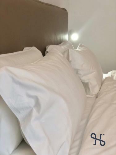 Hotel Jia By Homesuite' Near Imago Mall