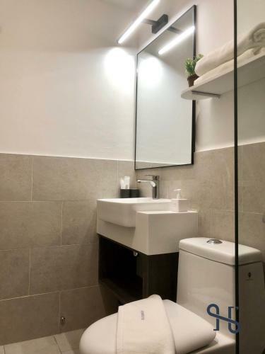 Hotel Jia By Homesuite' Near Imago Mall