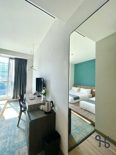 Homesuite' Hotel At Sutera Avenue