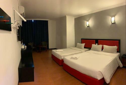 Golden Hotel