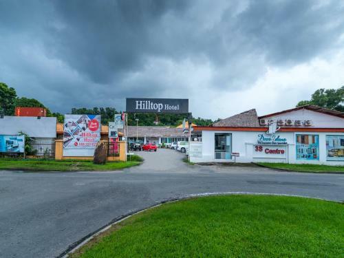 Oyo 90147 Hilltop Hotel