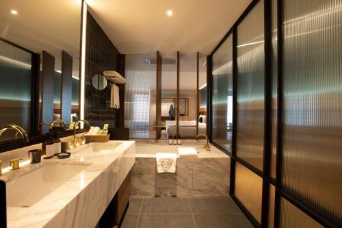 The Luma Hotel ????