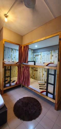 Albergue Escape Backpackers Kk